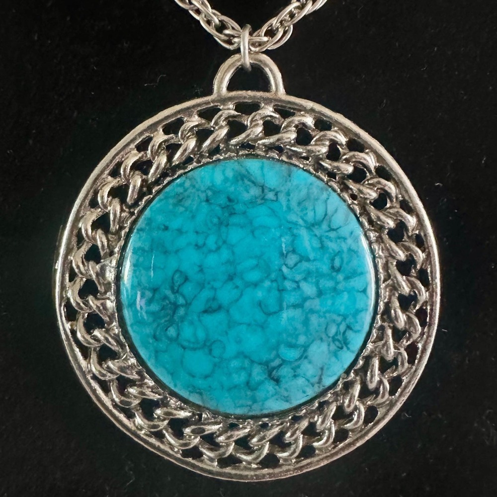 Vintage Silver Tone Round Pendant Necklace with Faux Turquoise Stone 14" - Picture 2 of 6